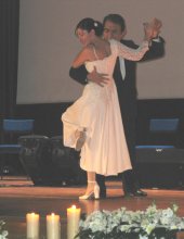 tango3.jpg (8471 bytes)